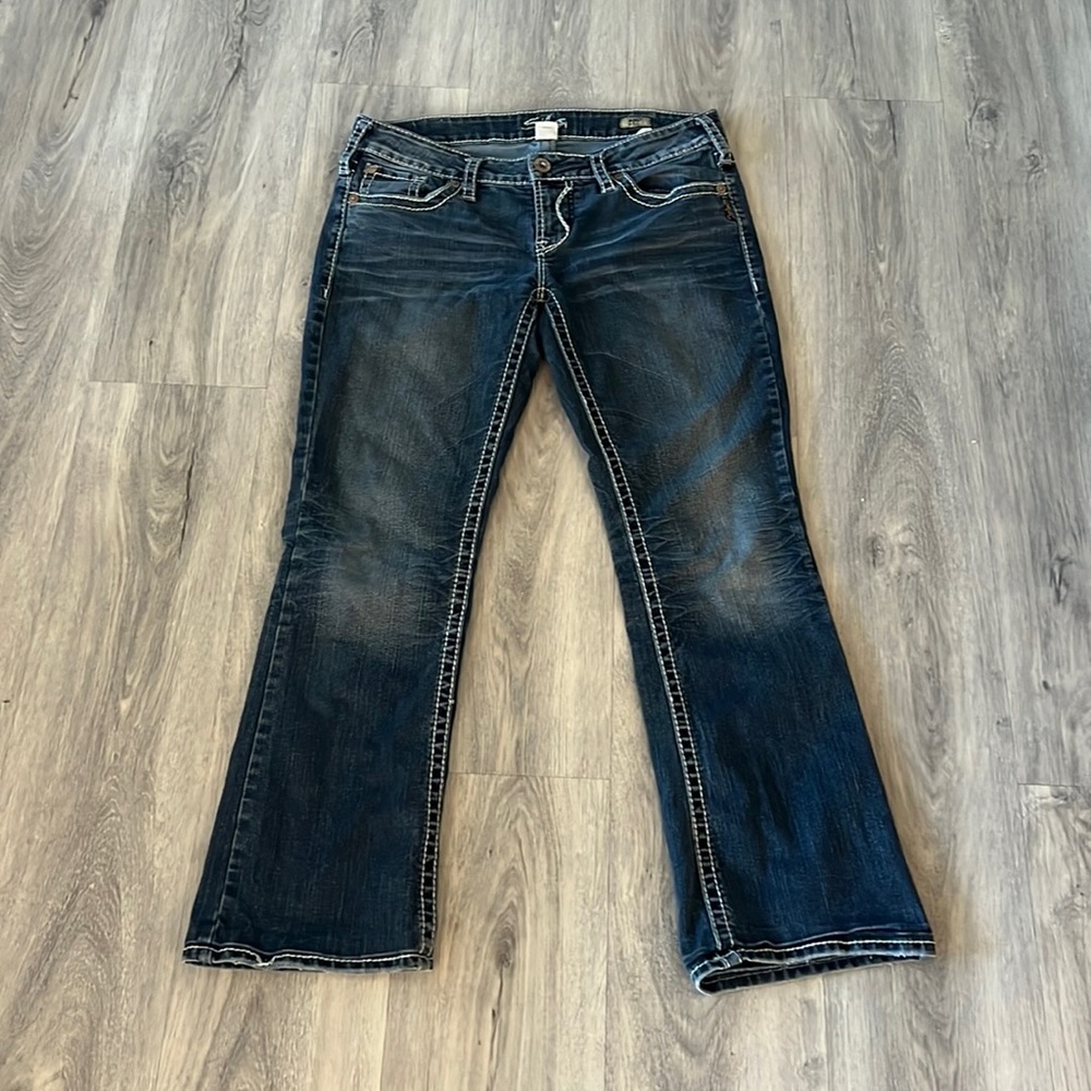 Silver Jeans Women's Dark Blue Bootcut Jeans with Contrast Stitching